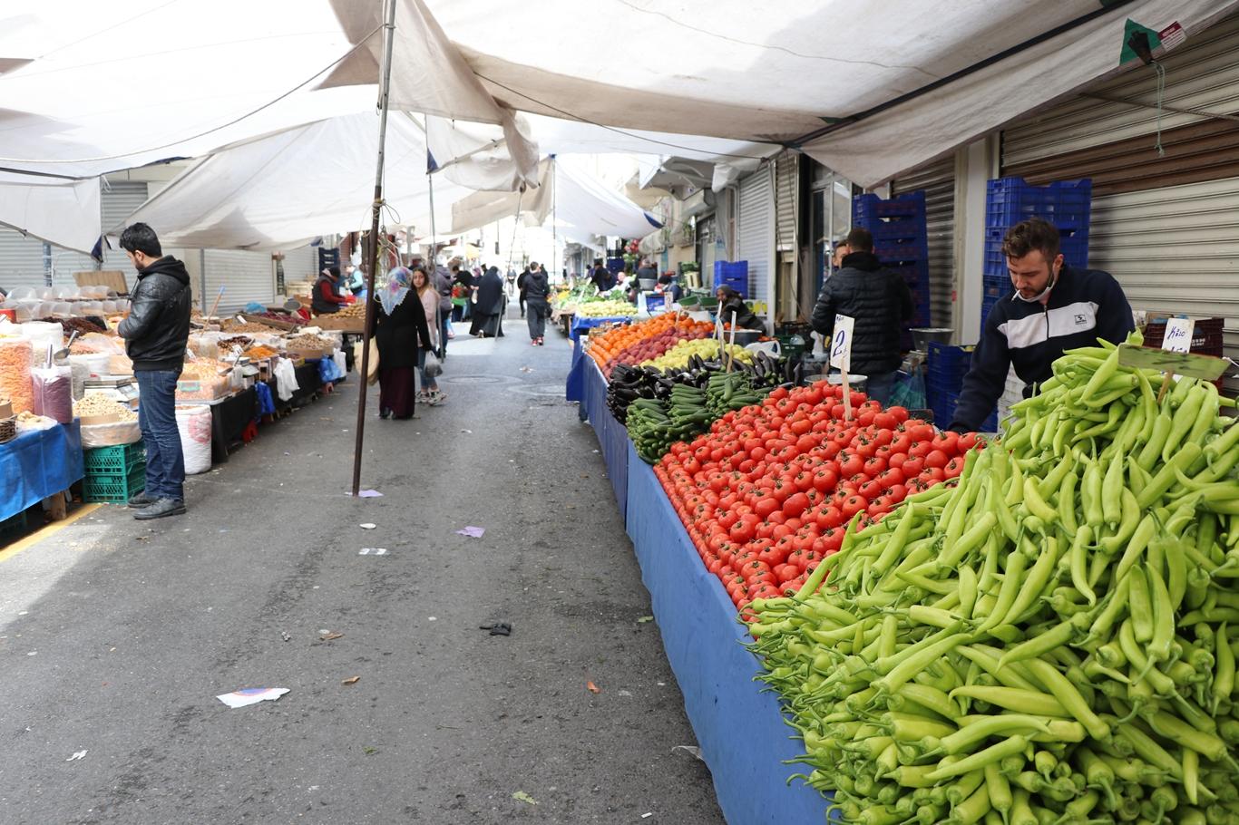 Pazarcılar: Vatandaşın sebze ve meyvesini seçememesi satışlarımızı olumsuz etkiledi